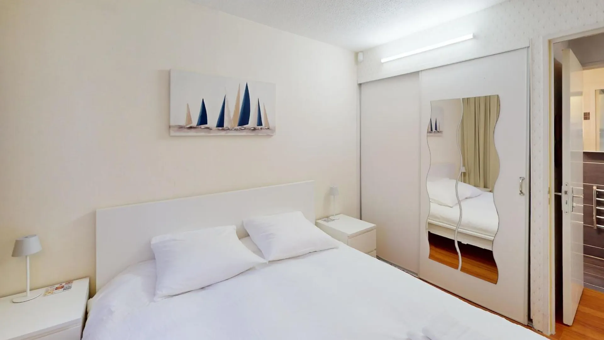 Apartment Cozy Apt With Balcony - 5 Min To The Beach Nice