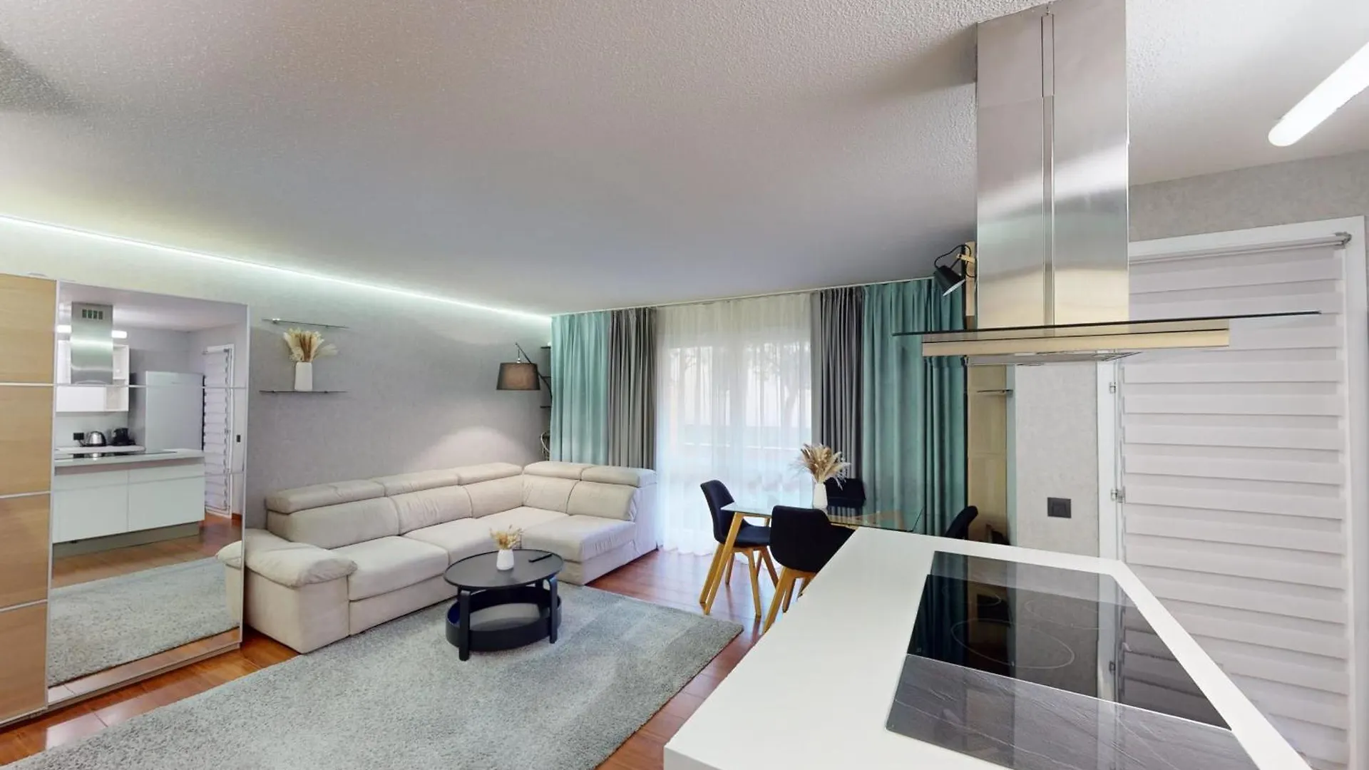 Apartment Cozy Apt With Balcony - 5 Min To The Beach Nice France