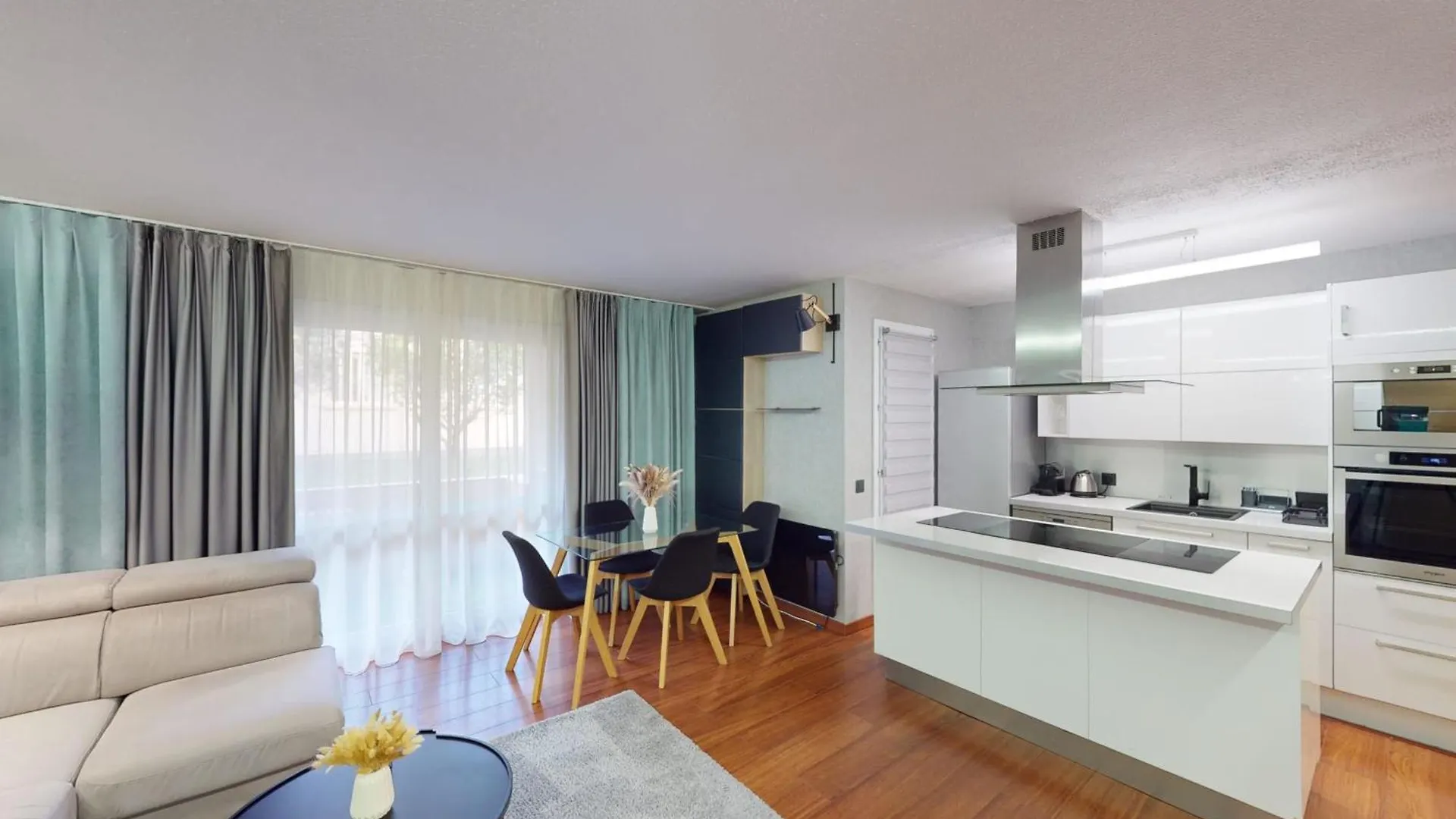 Cozy Apt With Balcony - 5 Min To The Beach Nice